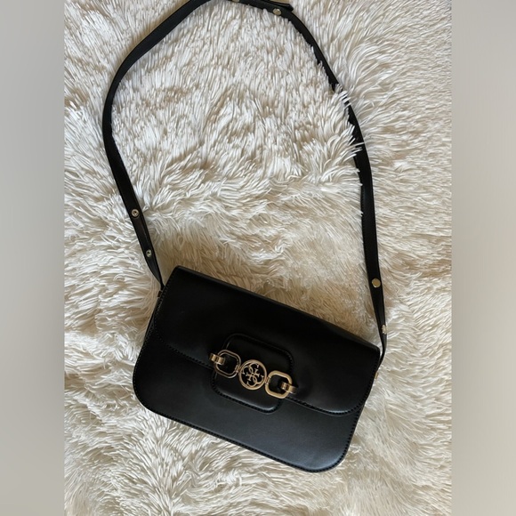 Guess Hensely Black Shoulder Bag - Picture 5 of 6